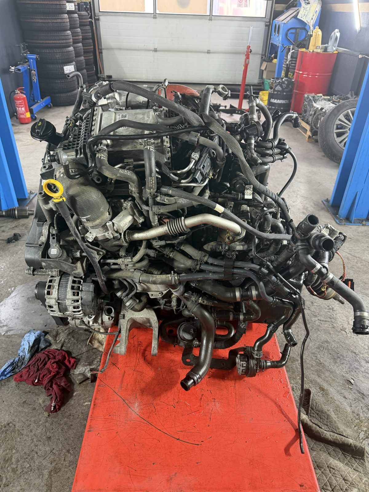 Motor mimo auta