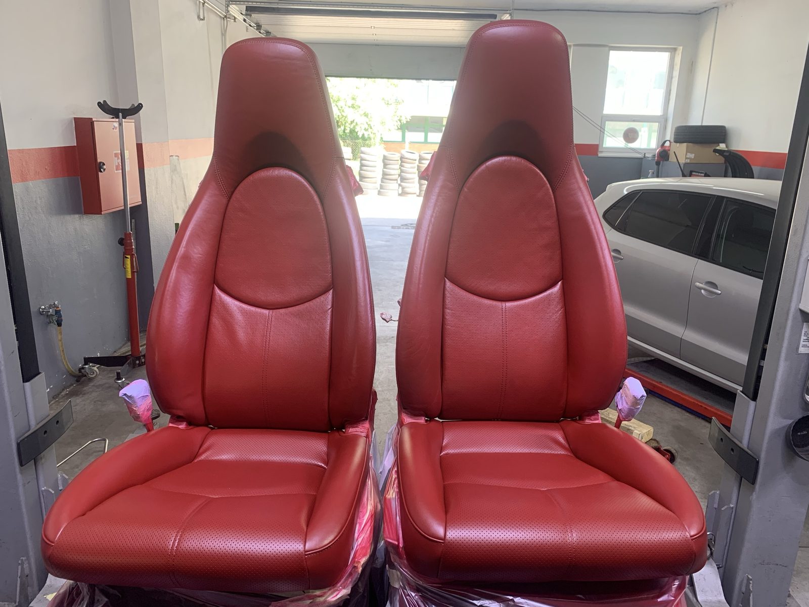 Porsche – sedadlá po renovácii kože