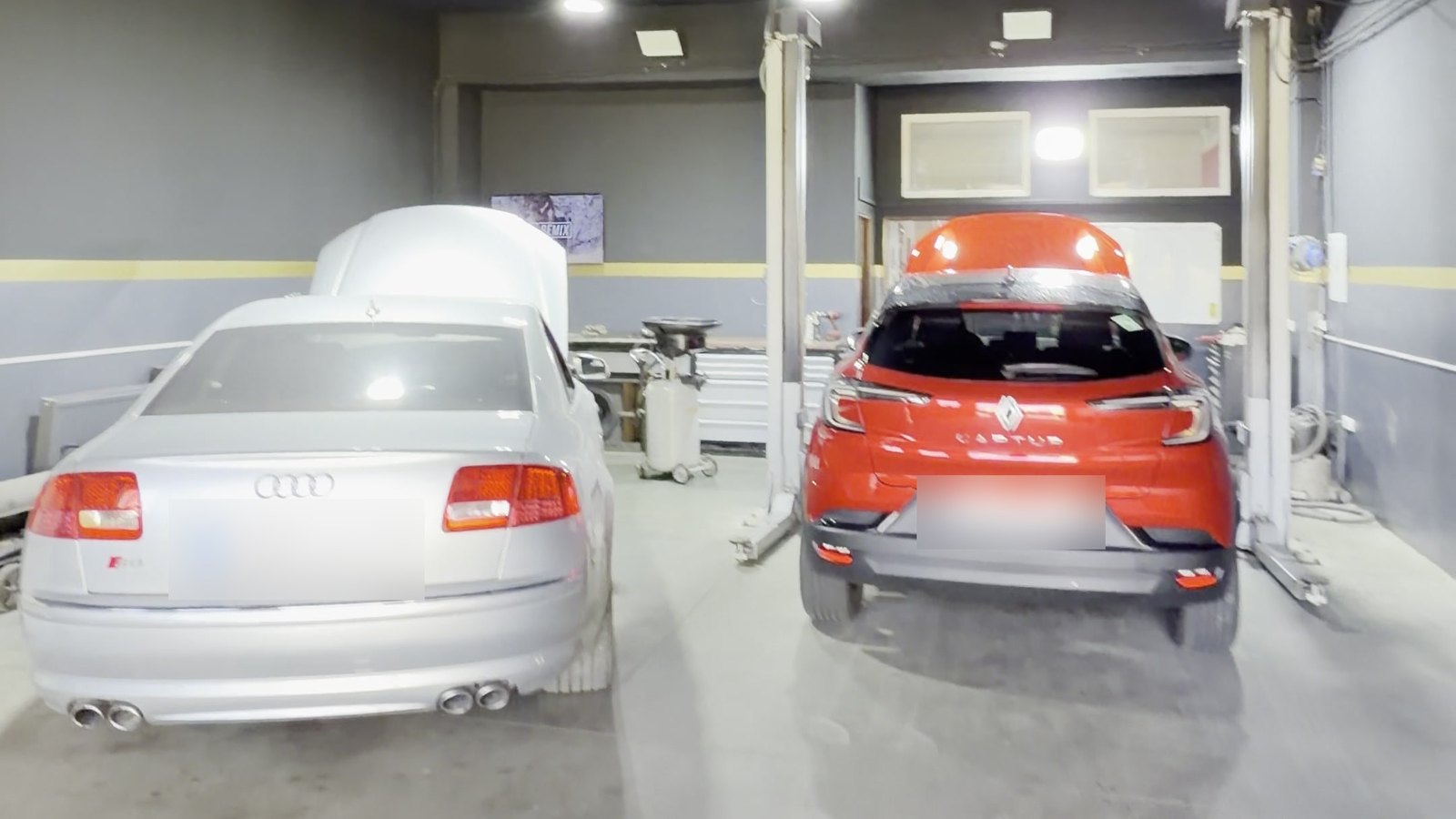 Audi S8 a Renault Captur v dielni autoZ v Trenčíne